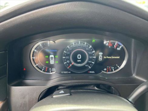 Used 2018 Cadillac Escalade Premium Luxury AWD/4WD image 29