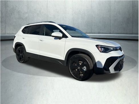 New 2026 Volkswagen Taos SEL image 7
