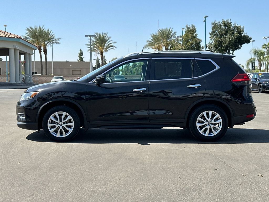 Used 2017 Nissan Rogue SV w/ Sun & Sound Touring Package FWD image 2