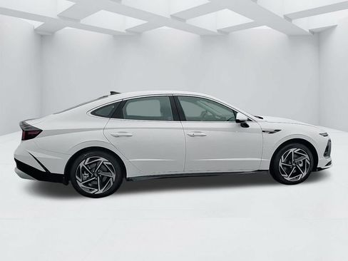 New 2026 Hyundai Sonata SEL FWD image 4