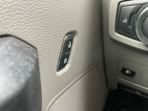 Used 2017 Ford F450 XL w/ Power Equipment Group image 25