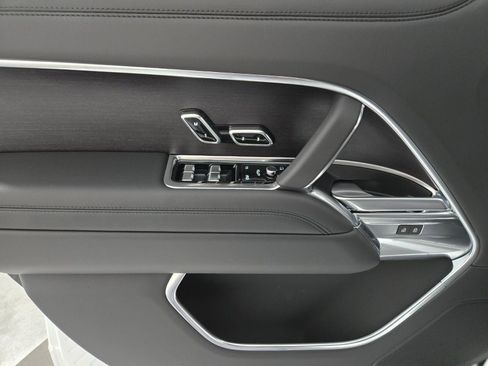 New 2026 Land Rover Range Rover Long Wheelbase SE image 22