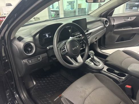 Used 2023 Kia Forte LXS image 11