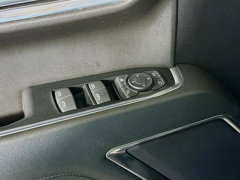 Used 2024 GMC Sierra 1500 SLT image 19