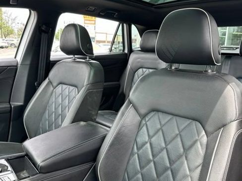 Certified 2025 Volkswagen Atlas Cross Sport SEL Premium R-Line AWD/4WD image 27