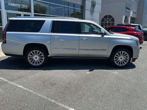Used 2016 Cadillac Escalade ESV Premium AWD/4WD image 6
