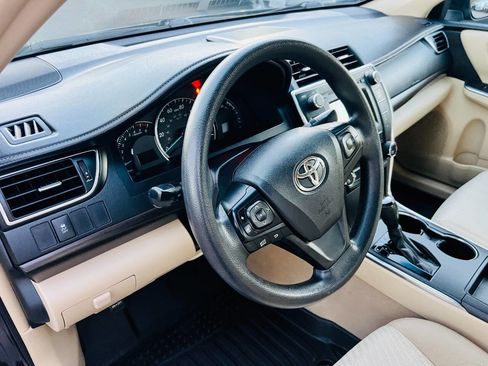 Used 2015 Toyota Camry LE image 18