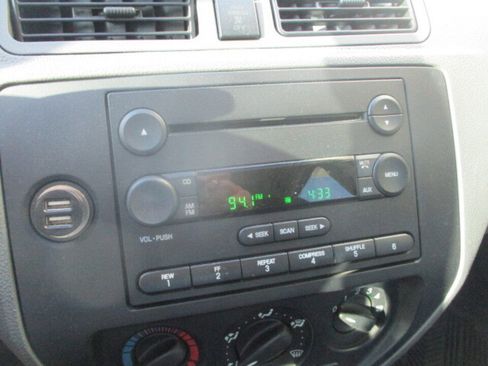 Used 2005 Ford Focus S image 28