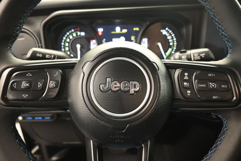 Used 2024 Jeep Wrangler Unlimited Rubicon 4xe w/ Technology Group AWD/4WD image 11