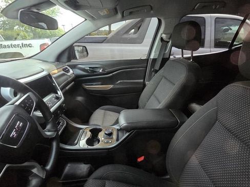 Used 2023 GMC Acadia SLE w/ Driver Convenience Package FWD image 8