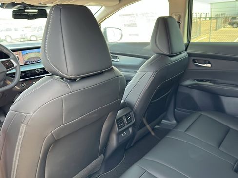 New 2025 Nissan Murano SL image 14