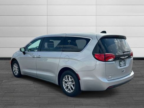 New 2026 Chrysler Voyager LX FWD image 5