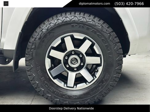 Used 2020 Toyota 4Runner TRD Off-Road image 39