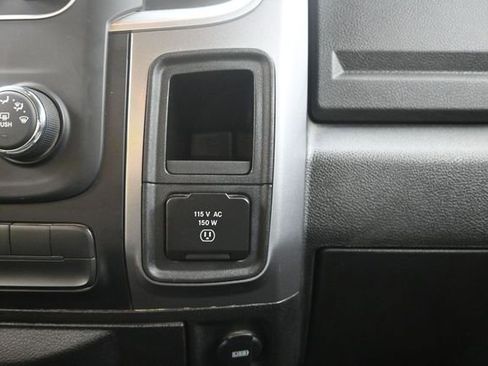 Used 2022 RAM 1500 Classic SLT AWD/4WD image 26