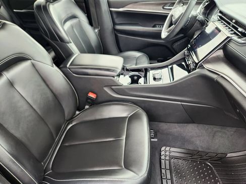 Used 2023 Jeep Grand Cherokee Limited RWD image 14