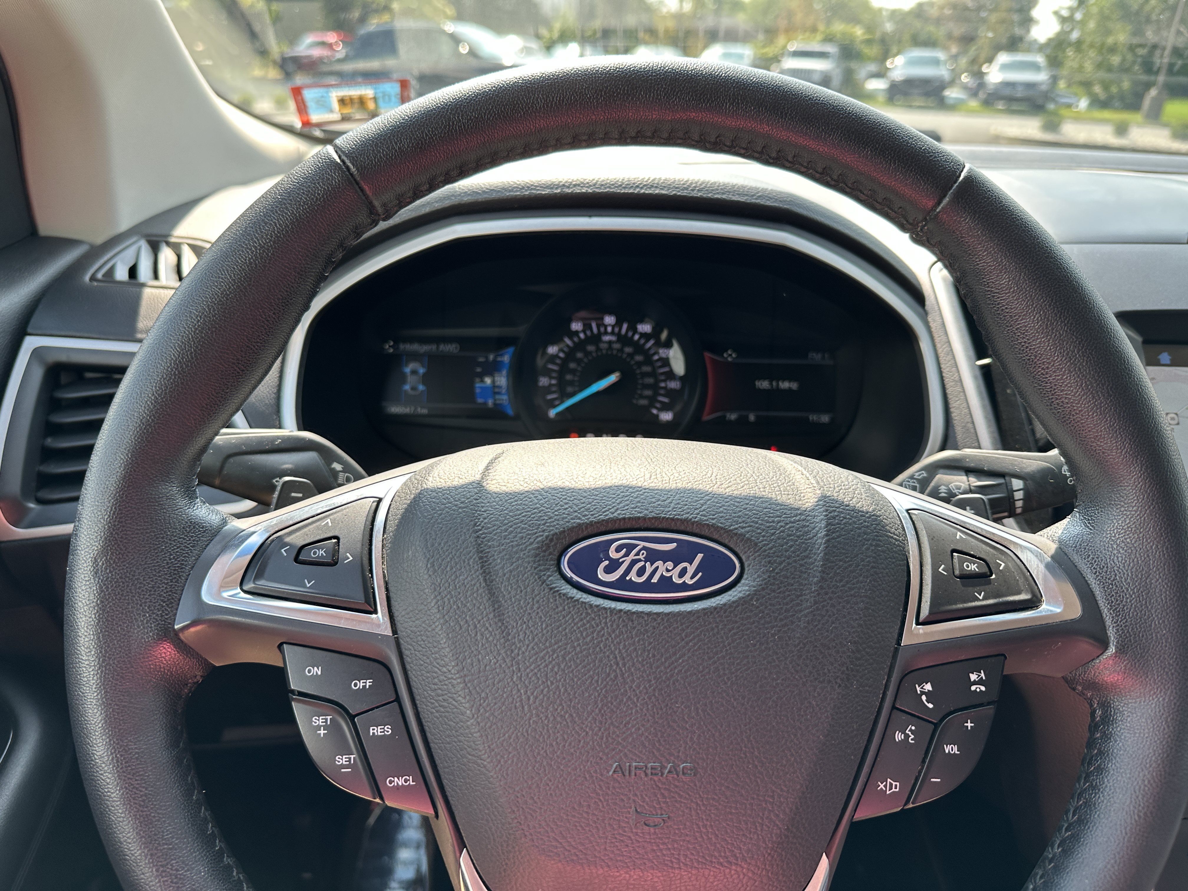 Used 2018 Ford Edge SEL w/ Equipment Group 201A AWD/4WD image 25