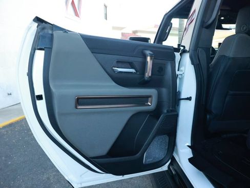 Used 2025 GMC Hummer EV 2X AWD/4WD image 38