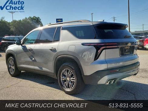 Used 2026 Chevrolet Traverse LT AWD/4WD image 3