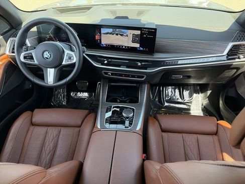 Used 2026 BMW X5 xDrive50e w/ M Sport Package image 16