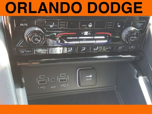 New 2025 Jeep Grand Cherokee Laredo w/ Luxury Tech Group I image 18