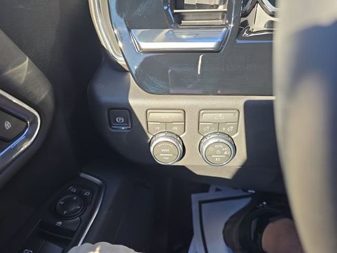 New 2026 GMC Sierra 1500 Elevation image 18