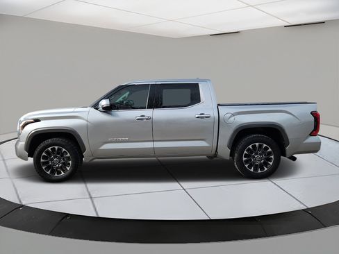 Used 2023 Toyota Tundra Limited image 2