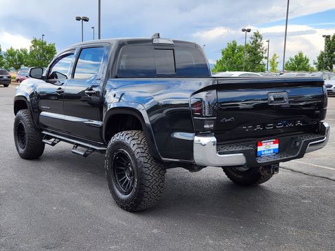 Used 2020 Toyota Tacoma SR5 AWD/4WD image 3