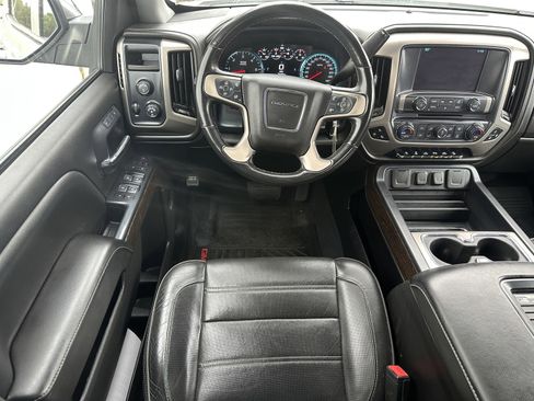 Used 2018 GMC Sierra 1500 Denali AWD/4WD image 25
