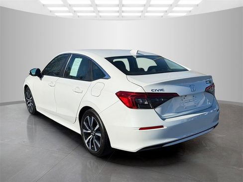 Used 2022 Honda Civic EX image 4