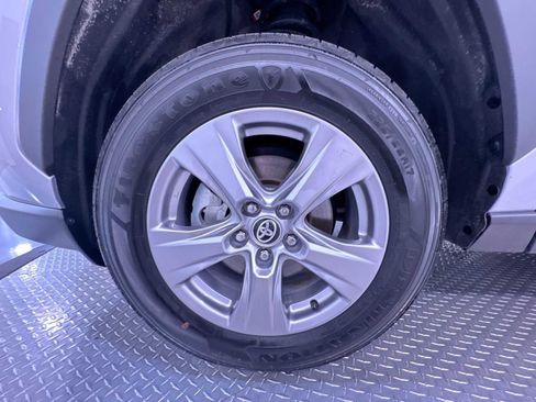 Used 2024 Toyota RAV4 XLE AWD/4WD image 10