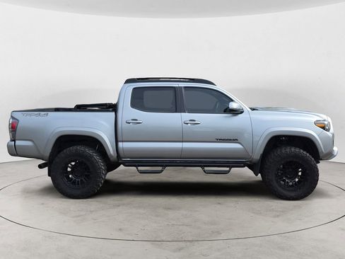 Used 2023 Toyota Tacoma TRD Sport image 6