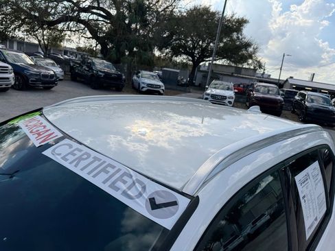 Used 2022 Volvo XC40 T5 Momentum image 11