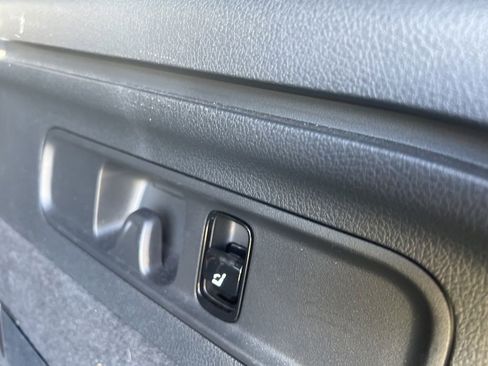 Used 2024 Mercedes-Benz GLC 300 4MATIC image 19