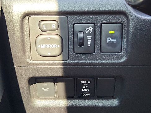 Used 2015 Toyota 4Runner Limited AWD/4WD image 25