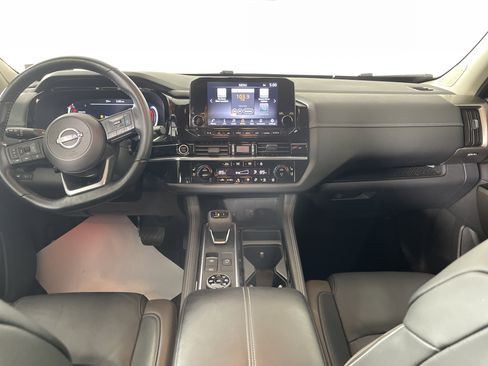 Used 2023 Nissan Pathfinder Platinum image 17