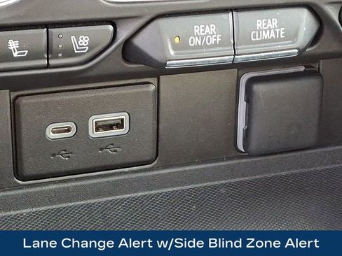 Used 2023 GMC Yukon AT4 image 29