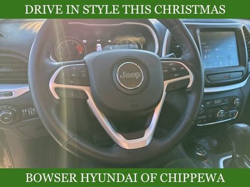 Used 2016 Jeep Cherokee Trailhawk w/ Comfort/Convenience Group image 4