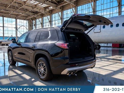 Used 2025 GMC Acadia Elevation image 31