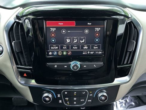 Used 2022 Chevrolet Traverse LS image 22