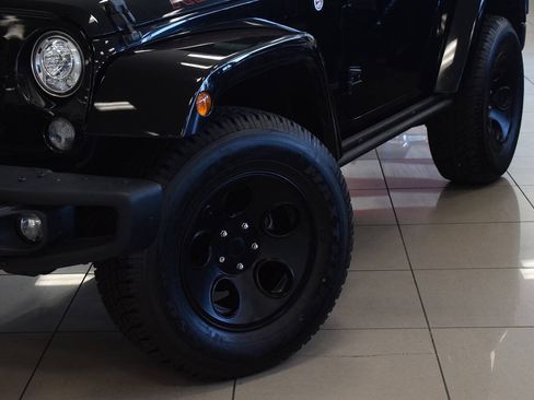 Used 2017 Jeep Wrangler Rubicon AWD/4WD image 38