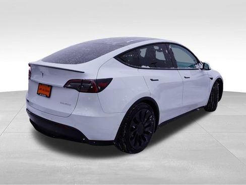 Used 2022 Tesla Model Y Performance image 5