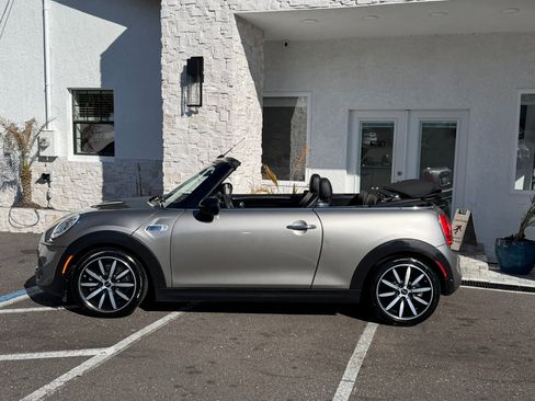 Used 2016 MINI Cooper S image 2