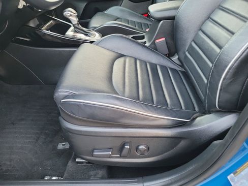 Used 2023 Kia Forte GT-Line w/ GT-Line Premium Package image 18