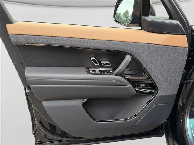 New 2026 Land Rover Range Rover Sport Dynamic SE AWD/4WD image 12