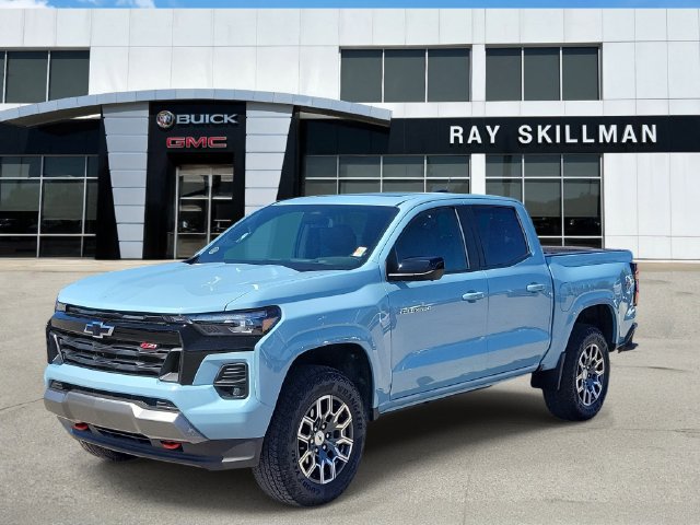 Used 2026 Chevrolet Colorado Z71 w/ Technology Package AWD/4WD image 3