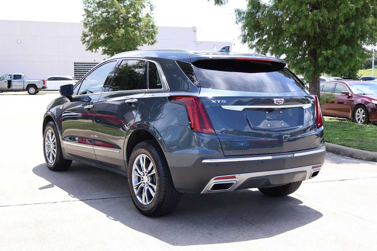 Used 2020 Cadillac XT5 Premium Luxury FWD image 4