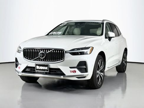 Certified 2023 Volvo XC60 T8 Plus w/ Protection Package Premier AWD/4WD image 3