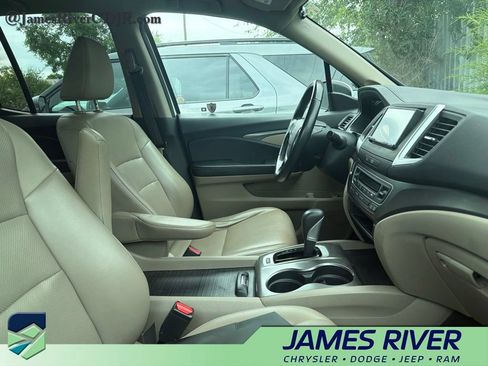 Used 2017 Honda Ridgeline RTL image 2