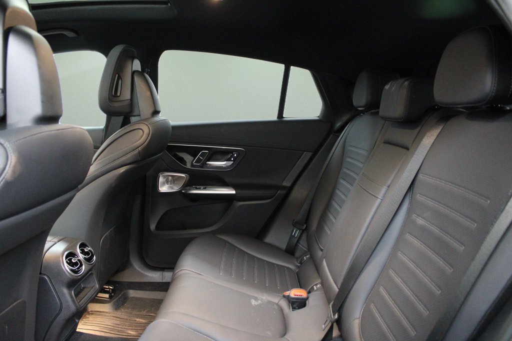 Used 2026 Mercedes-Benz GLC 300 4MATIC image 26