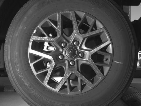 Used 2025 Jeep Wrangler Sahara image 13